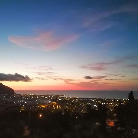 Lomarchi Holiday Home Carini Εξωτερικό φωτογραφία