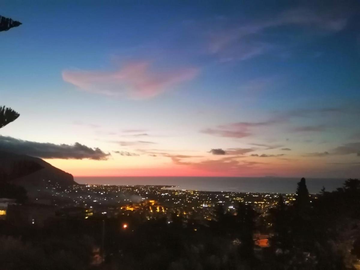 Lomarchi Holiday Home Carini Εξωτερικό φωτογραφία